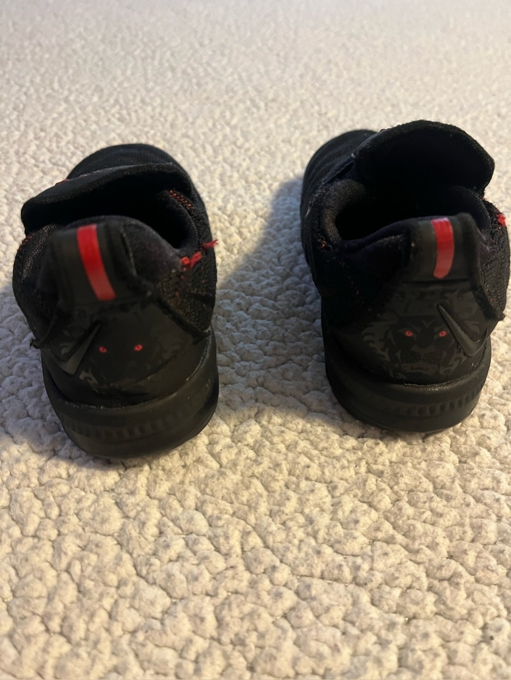 Nike LeBron XVI (TD) Black and Red Toddler Shoes - Picture 7 of 8